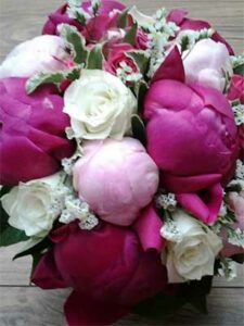 bouquet-d-emariee-pivoines-roses