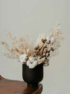 fleurs-sechees-composition-en-blanc